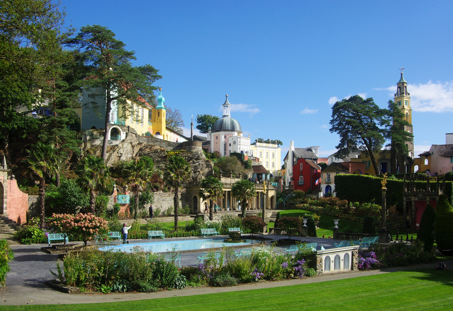 Piazza im Zentrum von Portmeirion in West-Wales