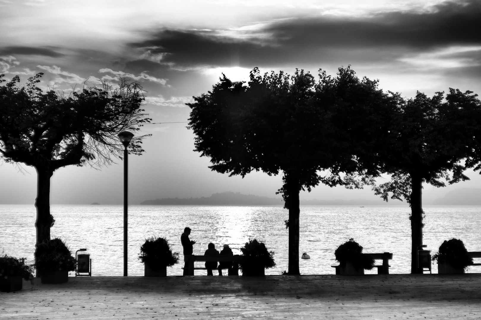 Piazza Lago al tramonto