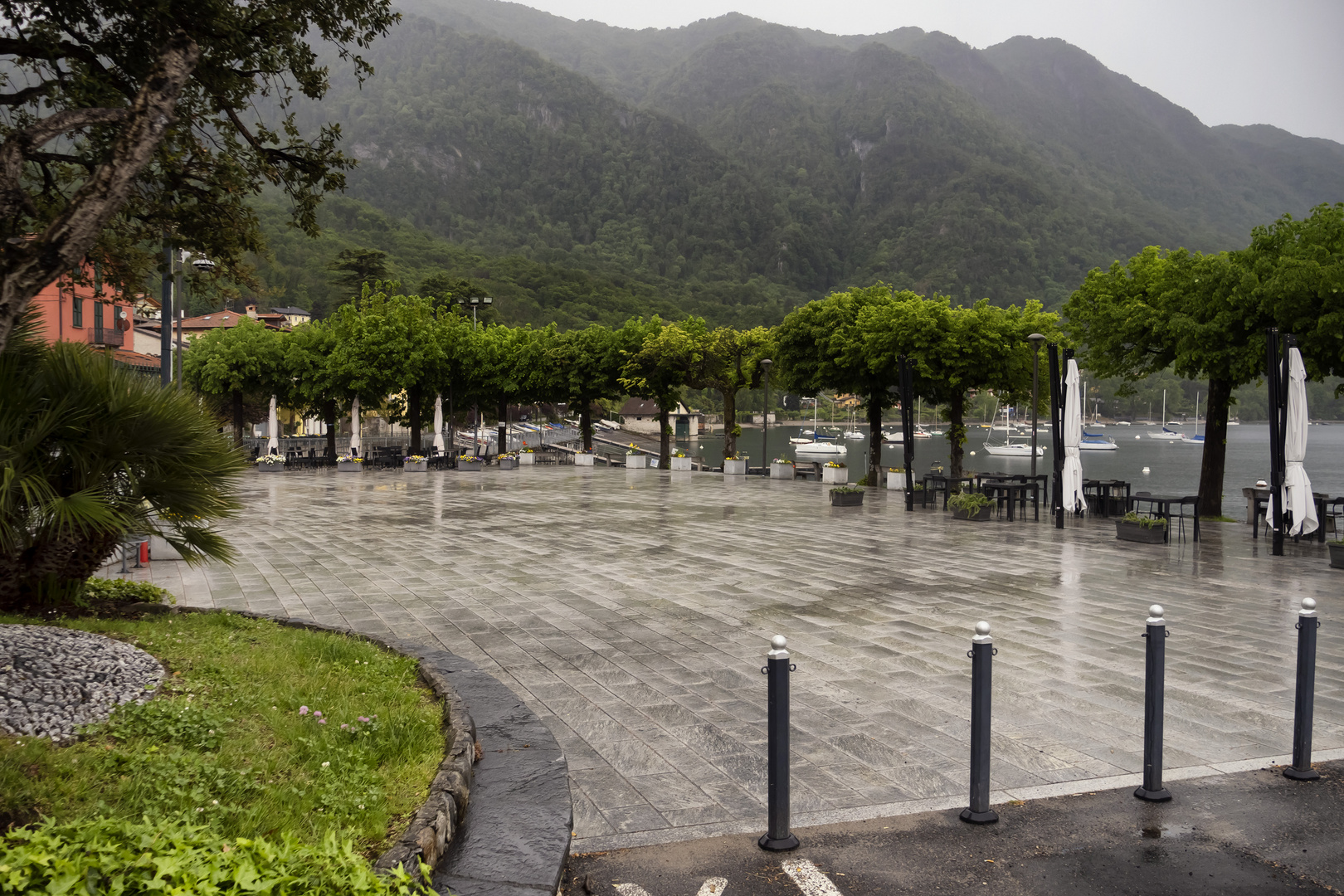 Piazza Lago, Caldè