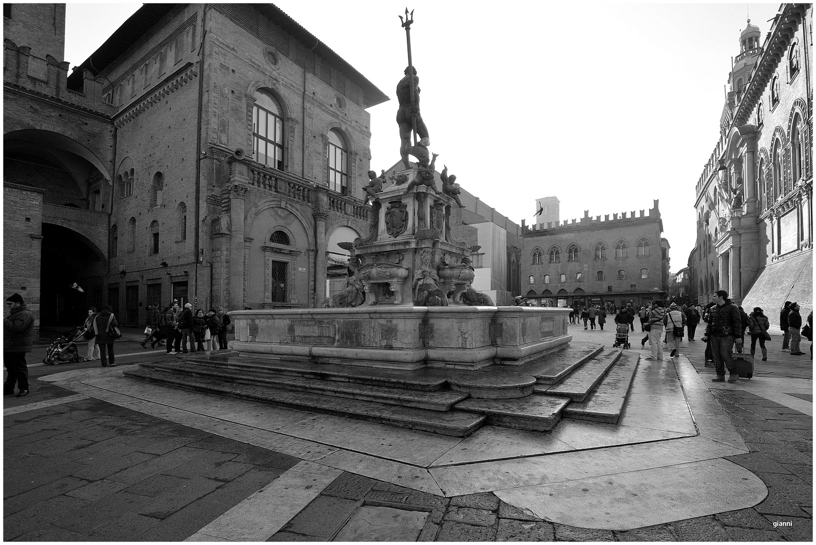 piazza maggiore Bologna