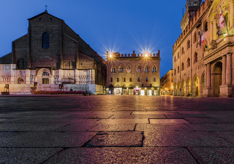 Piazza Maggiore - Bologna/Basilica di San Petronio-Palazzo dei Notai-Palazzo D'Accursio/