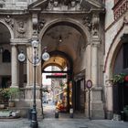 Piazza Mercanti, portico