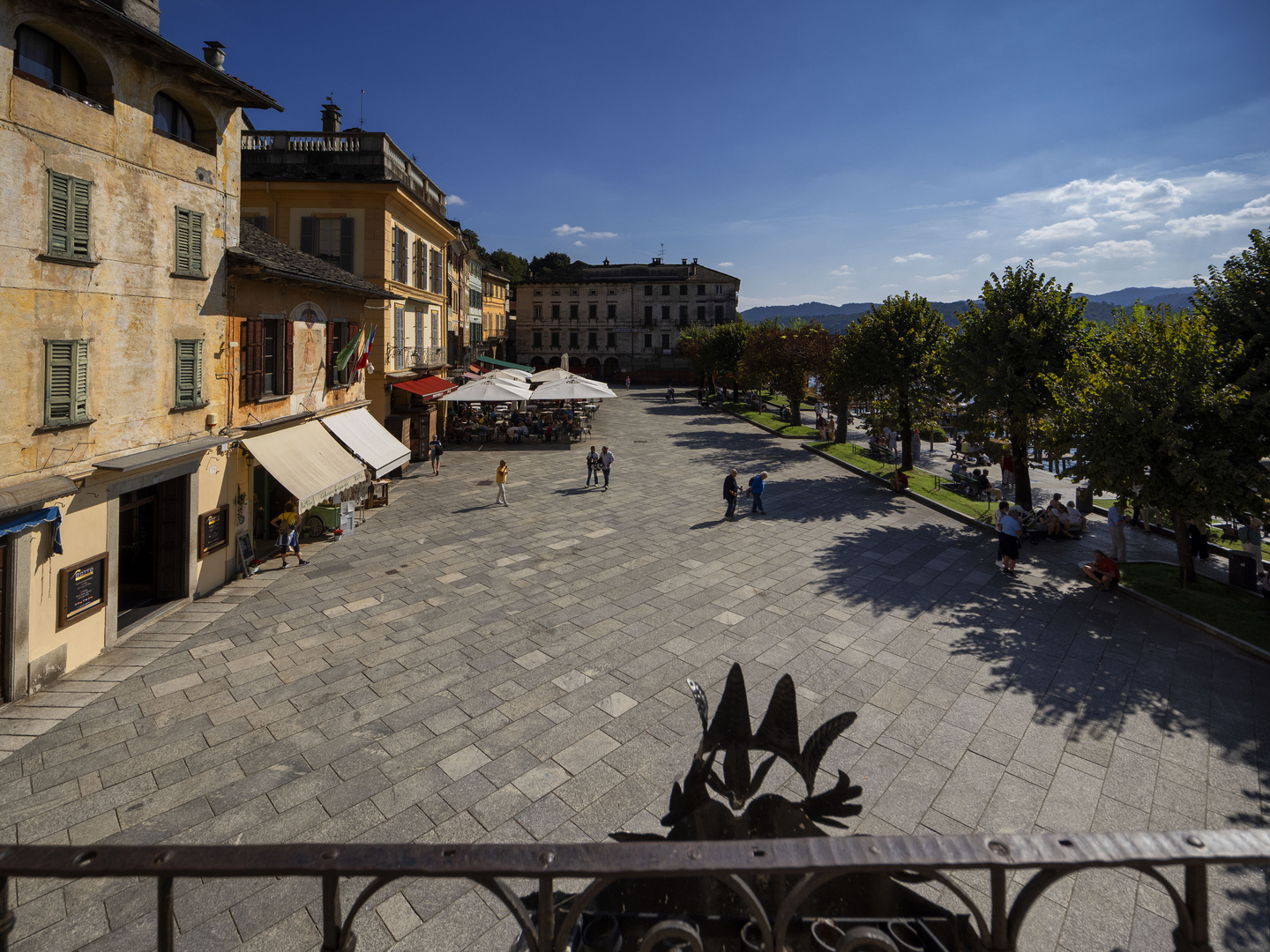 Piazza Motta dal broletto