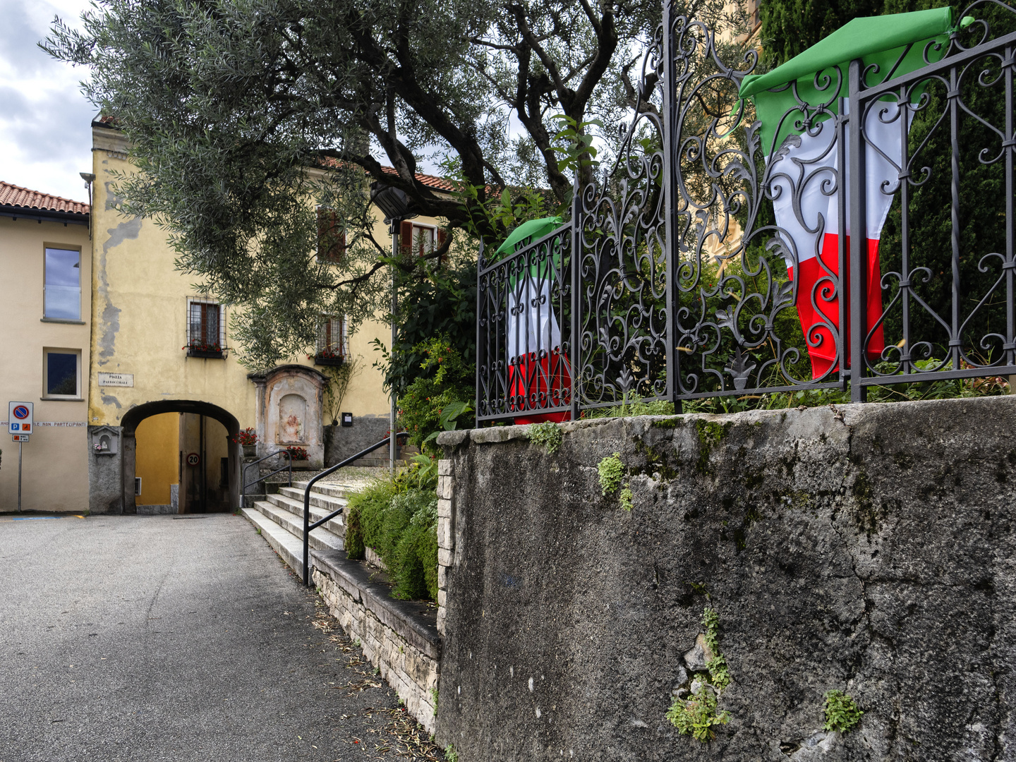 Piazza Parrocchiale di Castelveccana