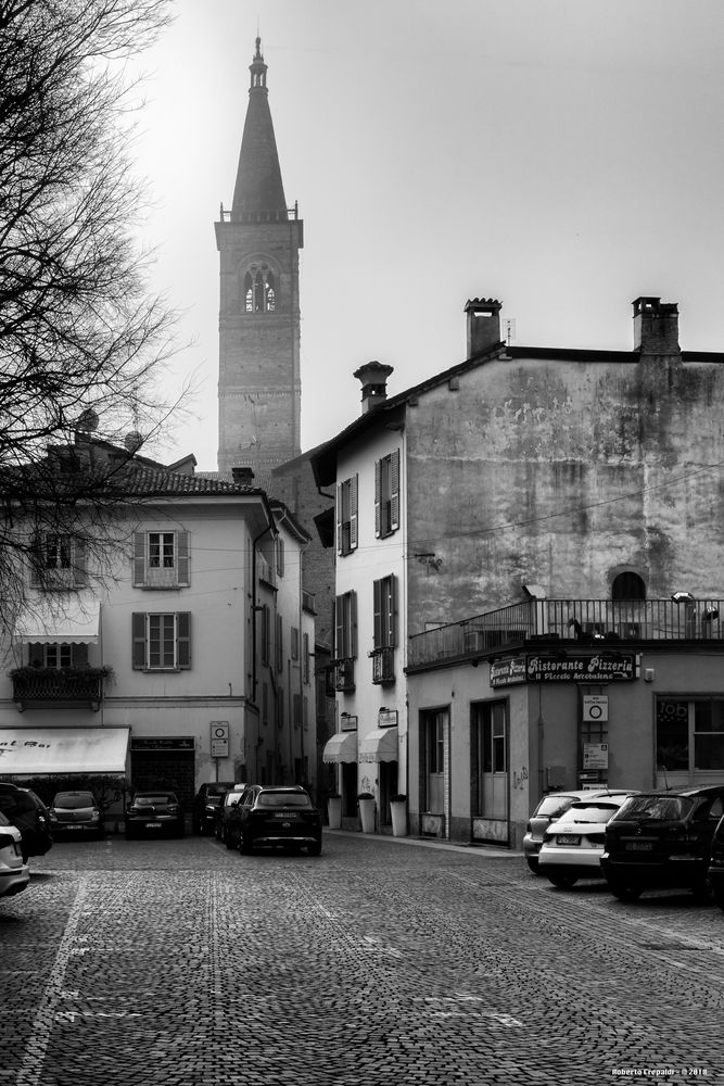 Piazza Petrarca, Pavia