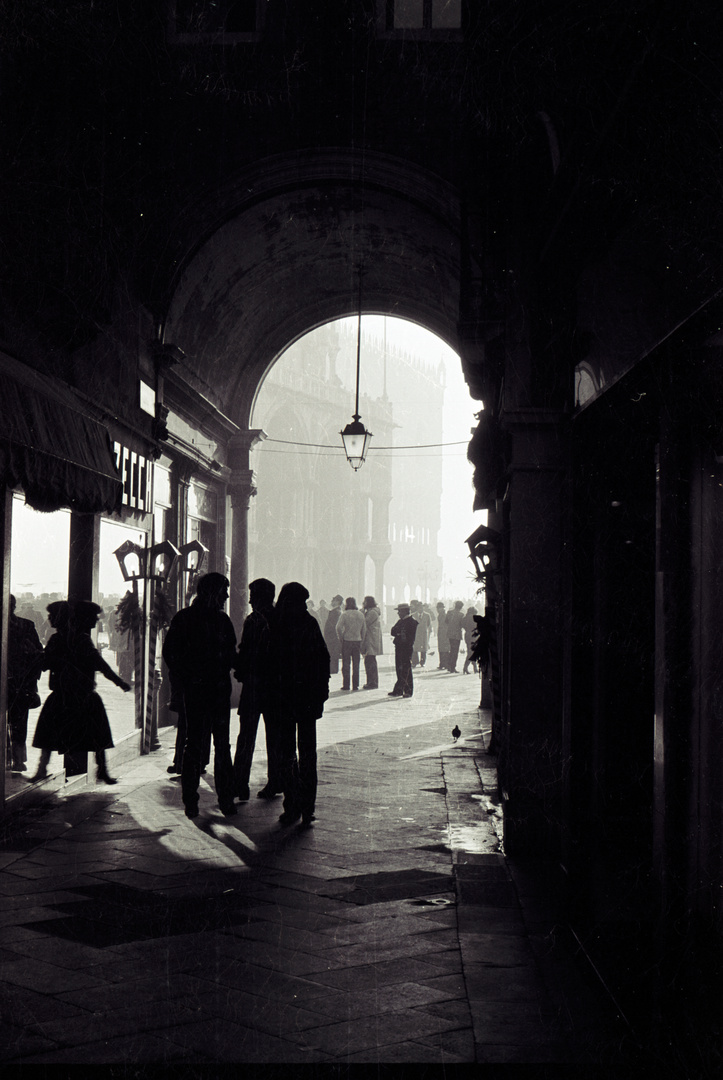 Piazza San Marco in controluce...