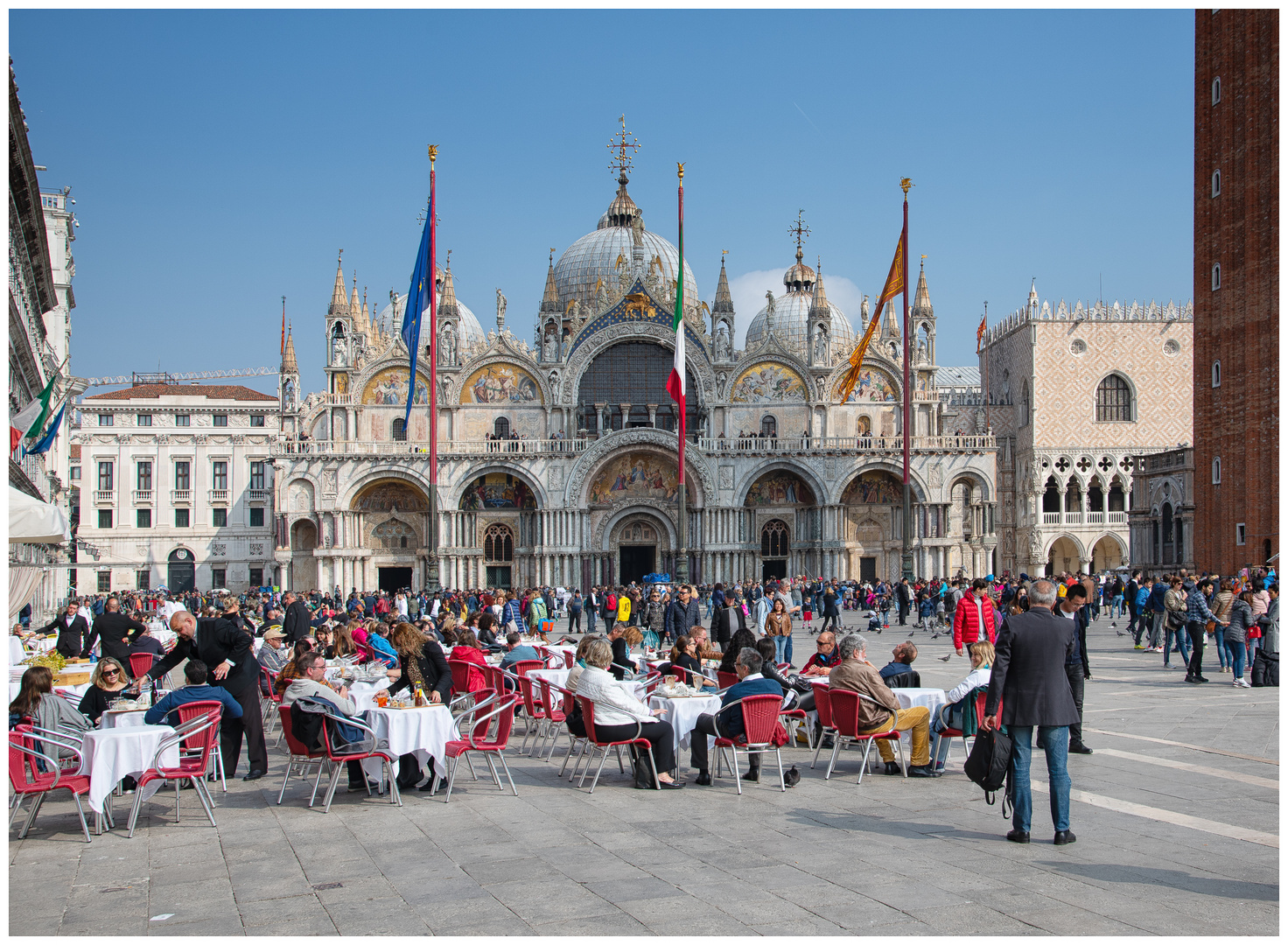 Piazza San Marco nel sole di marzo