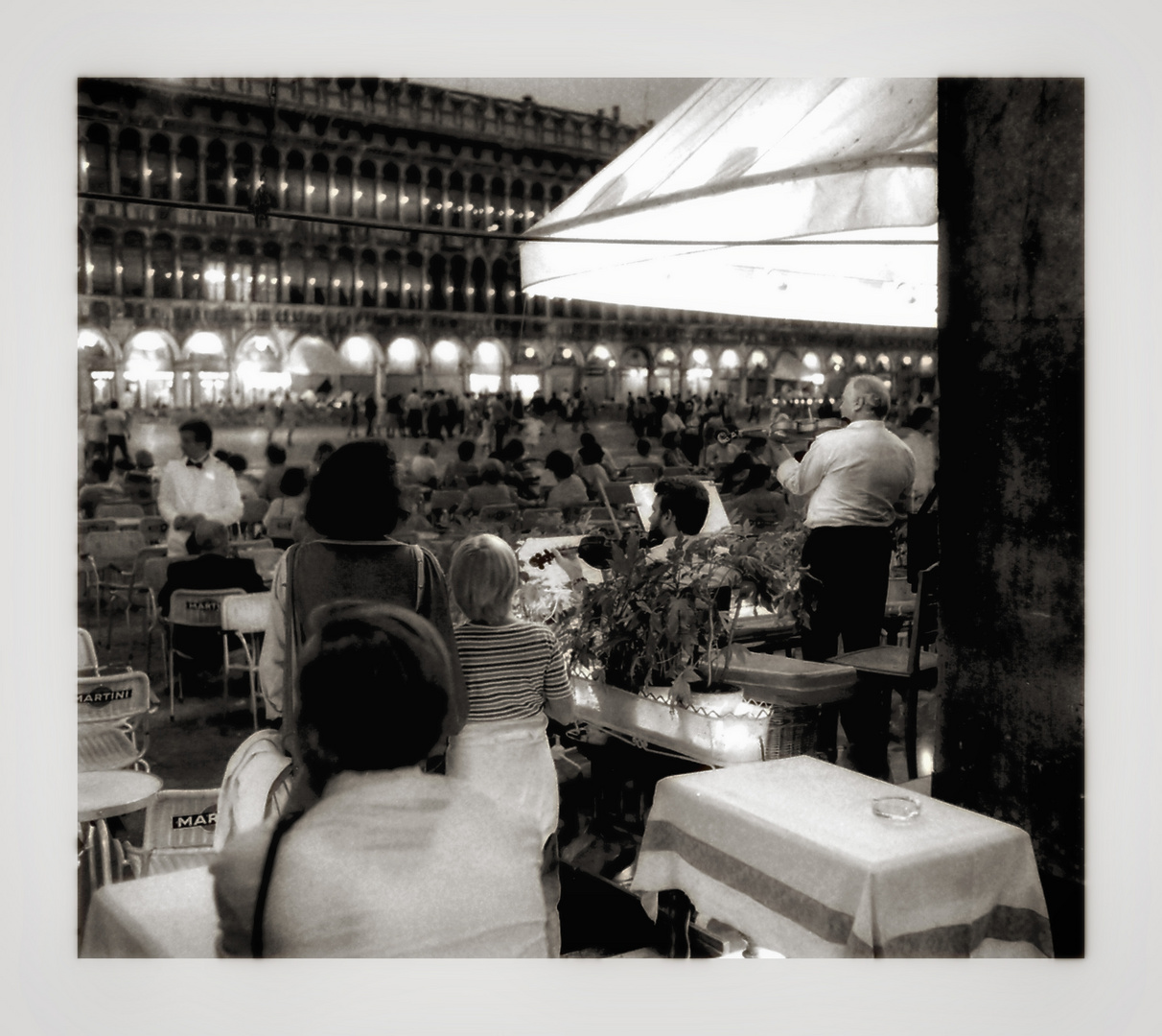 Piazza San Marco Venedig 1984 -  Nachtansichten 