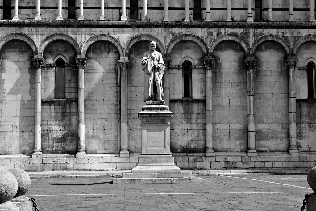 piazza san michele lucca