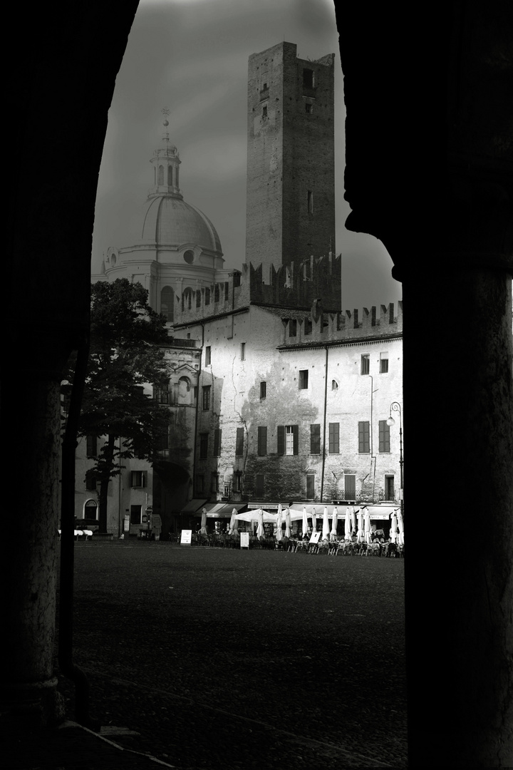 piazza sordello mantova