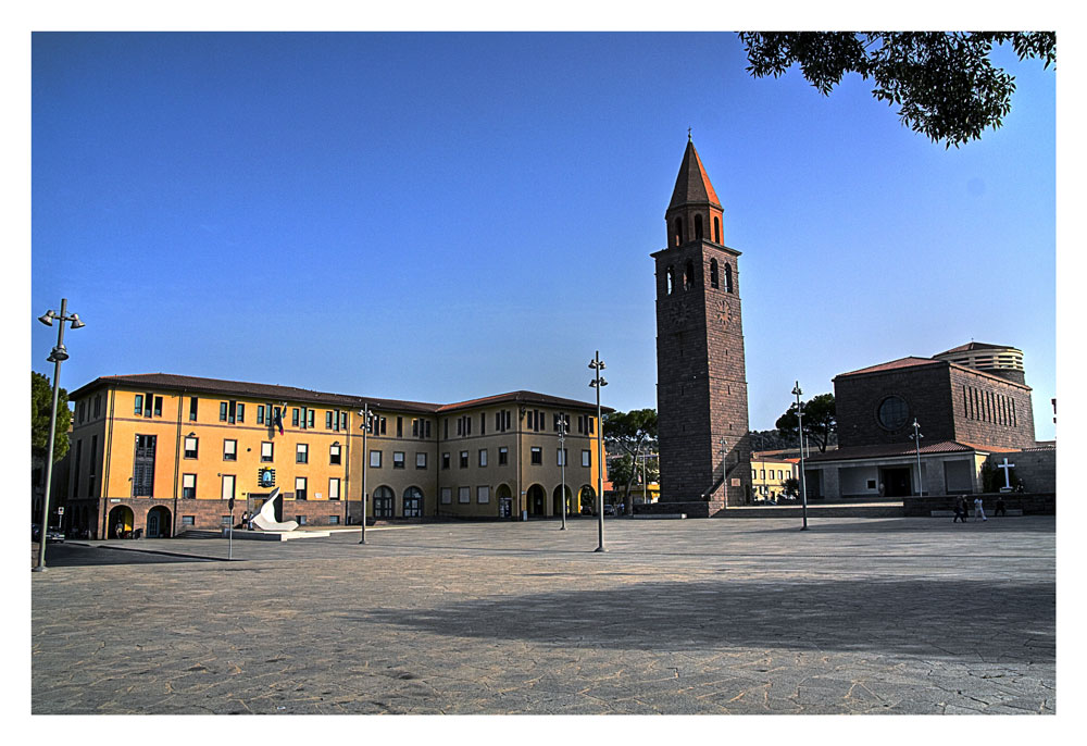 piazza tipica del ventennio