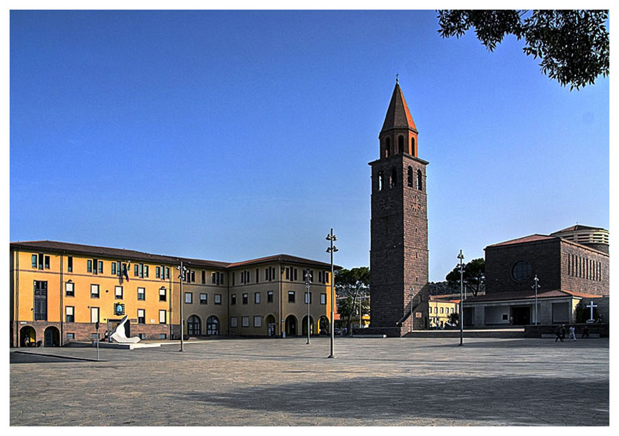 piazza tipica del ventennio_con variante