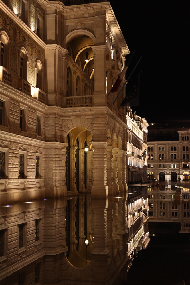 Piazza Unità d'Italia ...allagata.