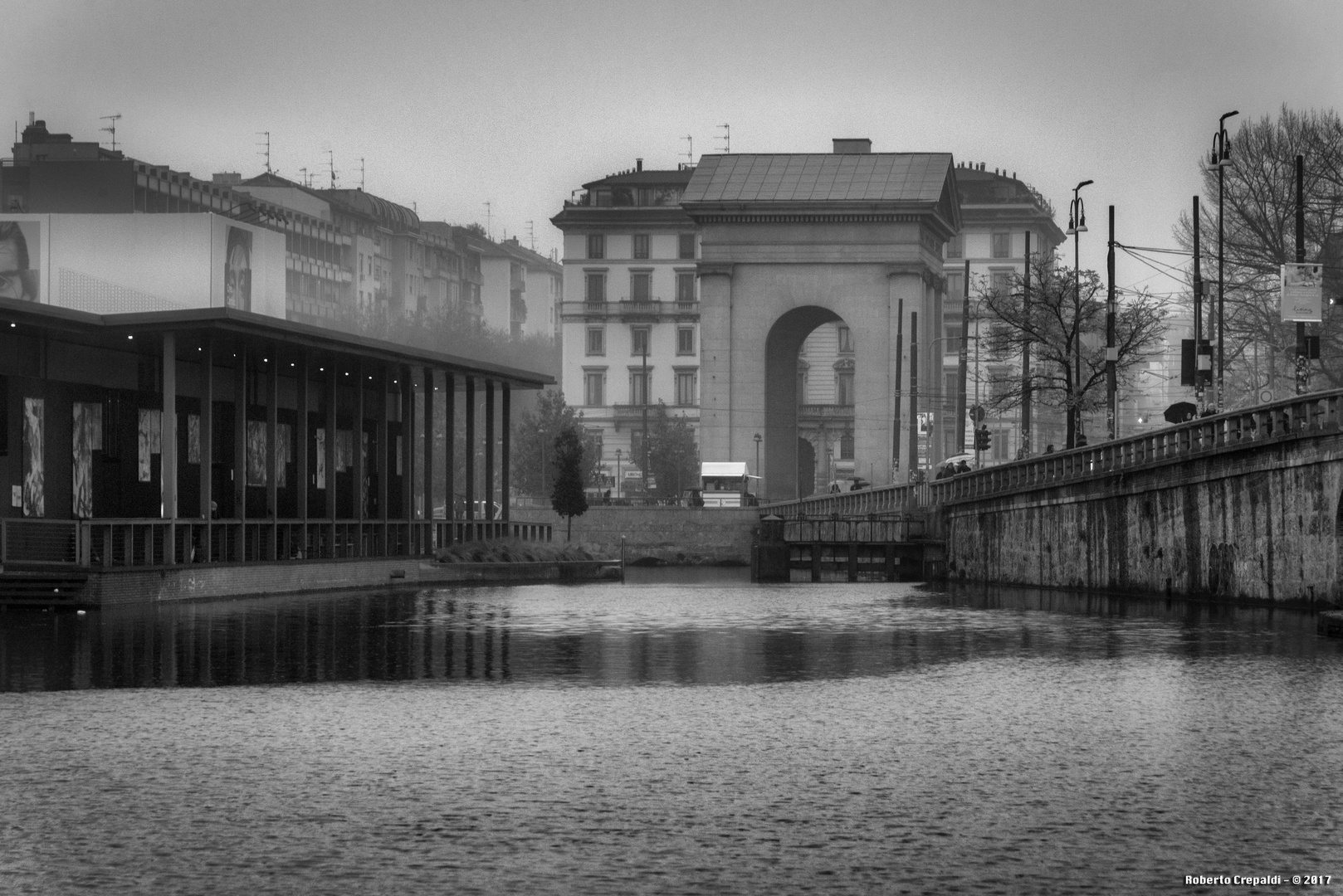 Piazza XXIV Maggio dalla darsena, Milano