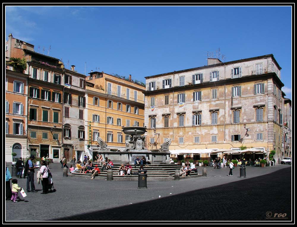 Piazza_Santa_Maria_in_Trastevere_01