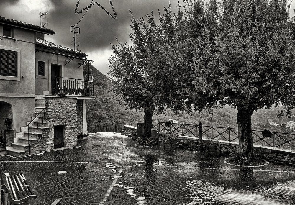 Piazzetta d'un piccolo borgo