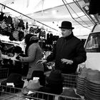 PIAZZOLA 11- IL VENDITORE DI CAPPELLI / THE HATS HAWKER