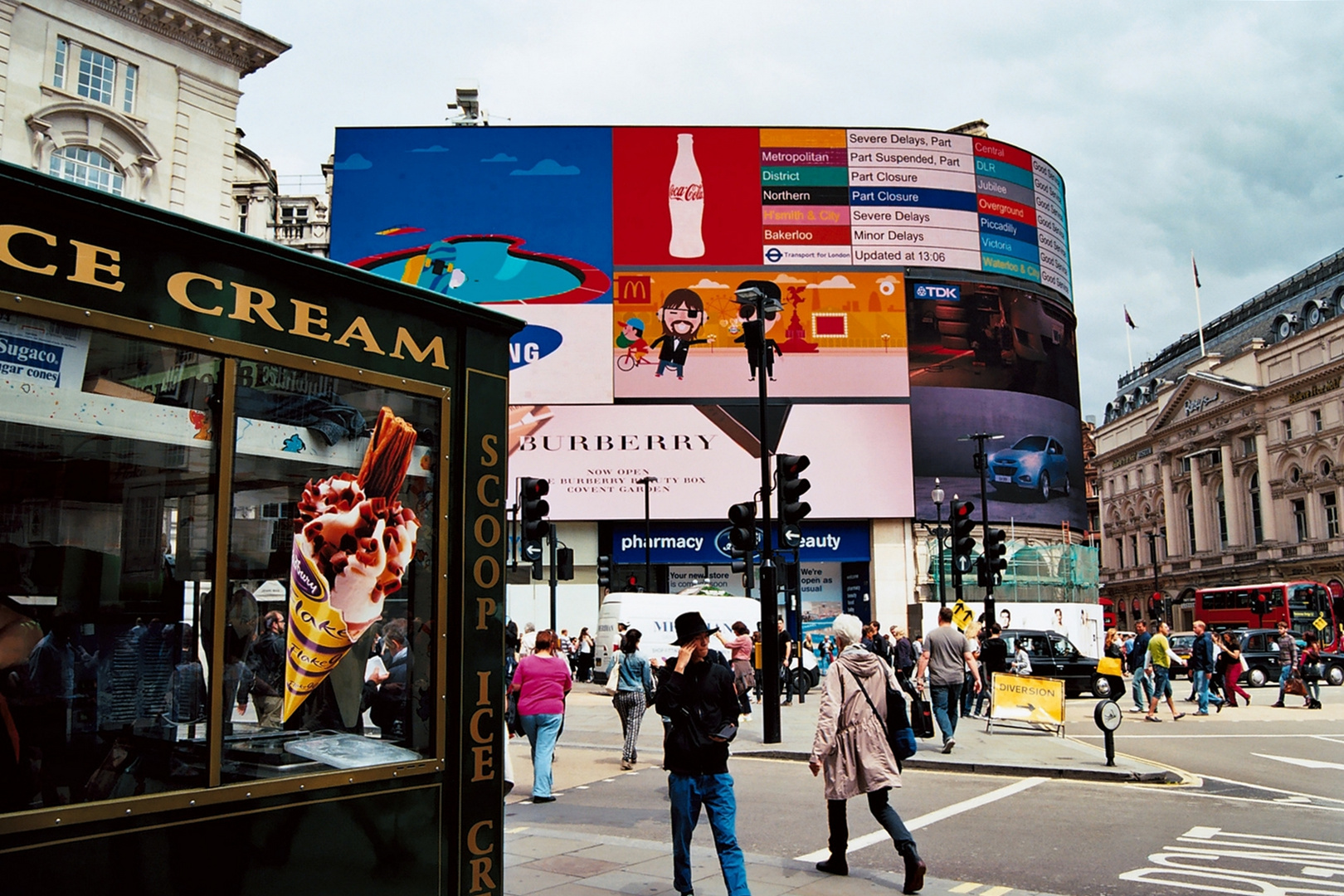 [Picadilly Circus]