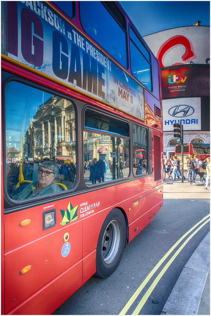 Picadilly Circus .