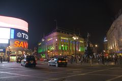 Picadilly Circus. Vista nocturna.