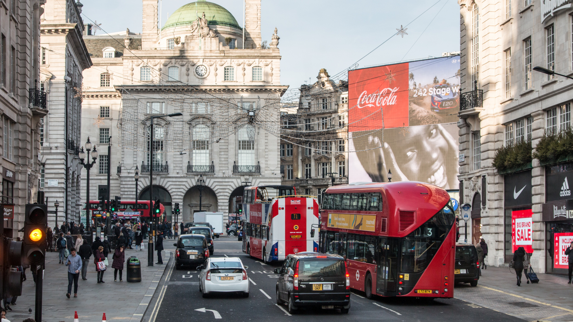 Piccadilly Circus