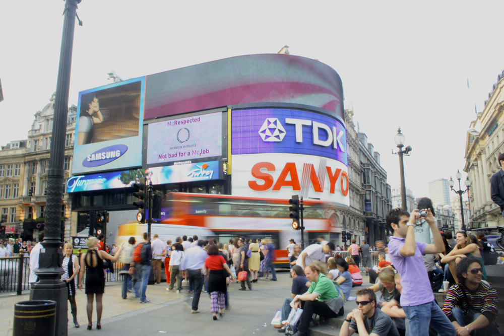 piccadilly circus