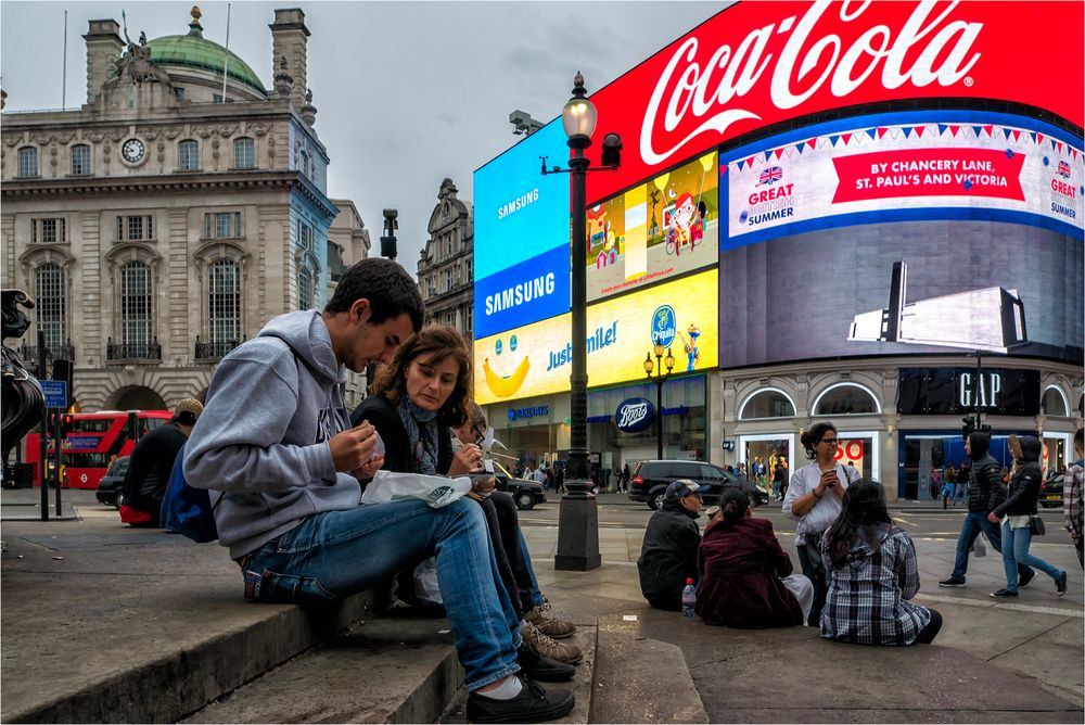 Piccadilly Circus