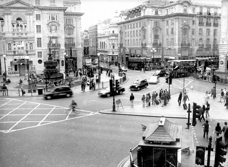 Piccadilly circus