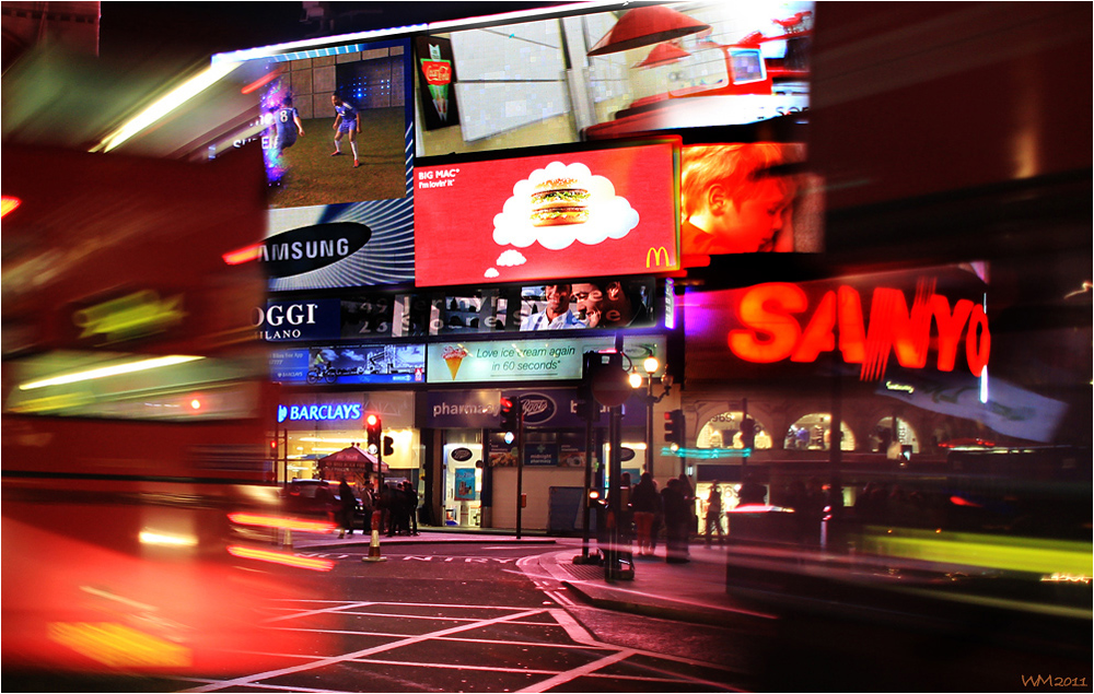 - Piccadilly Circus -