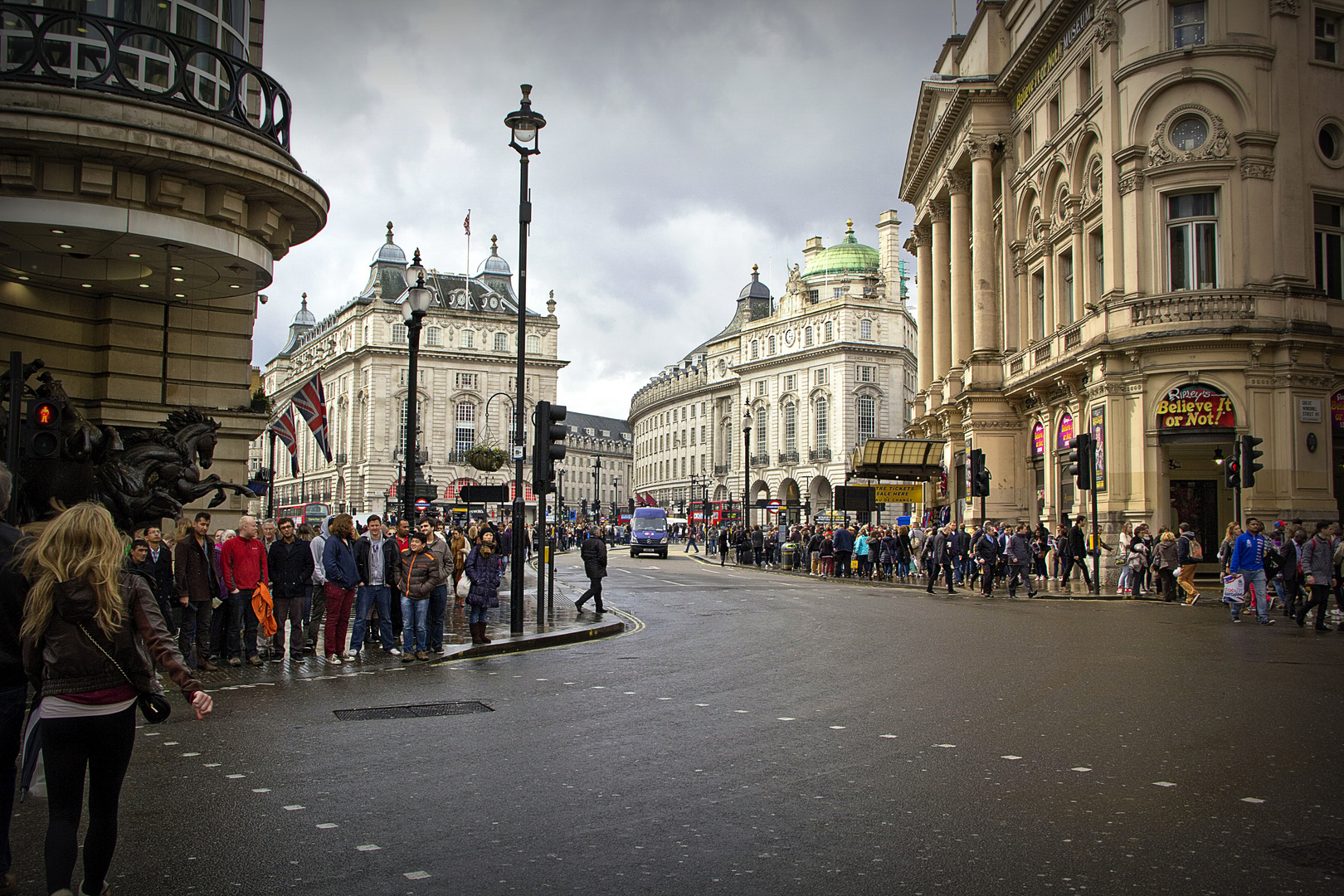 piccadilly circus