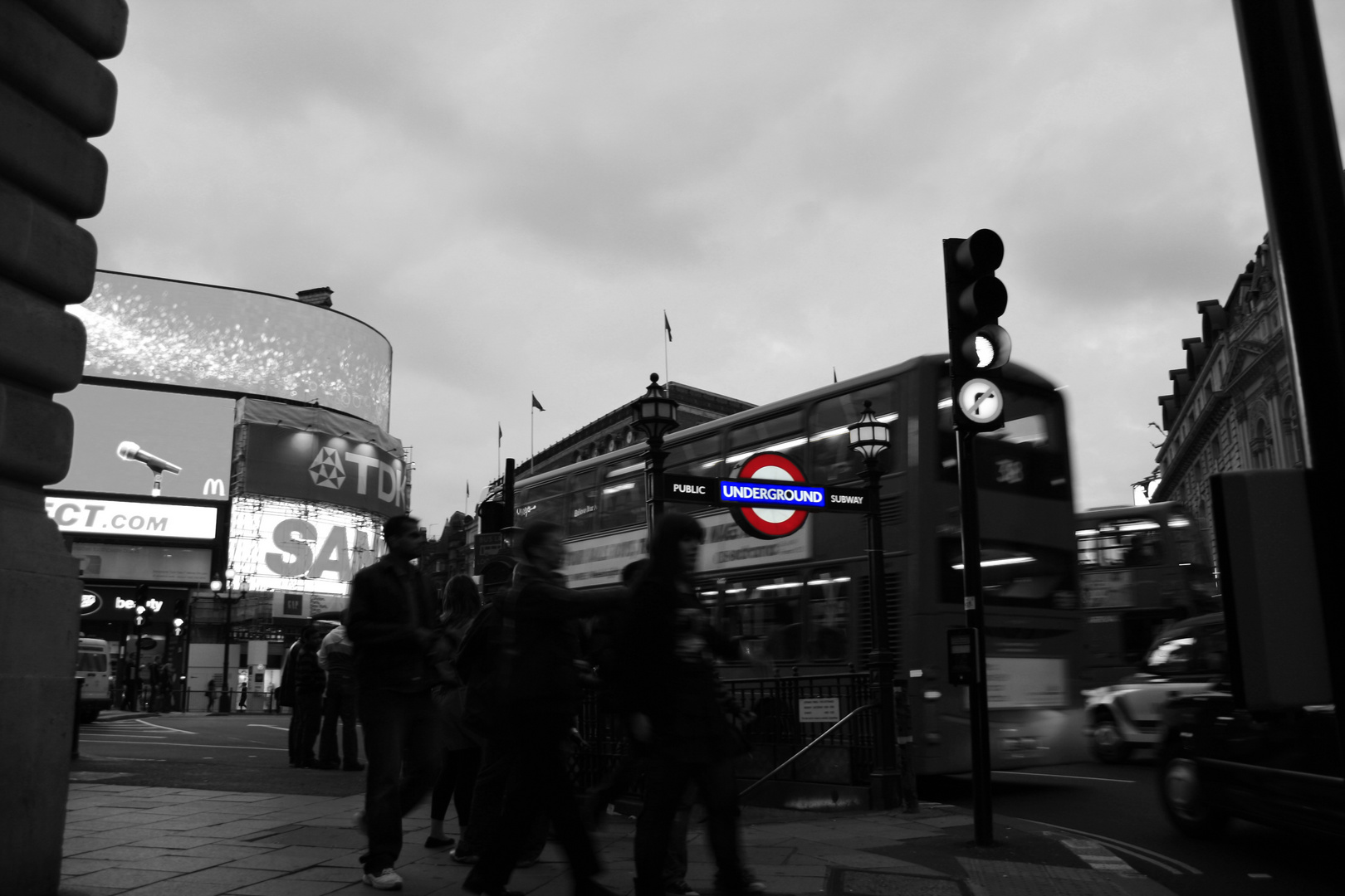 Piccadilly in motion