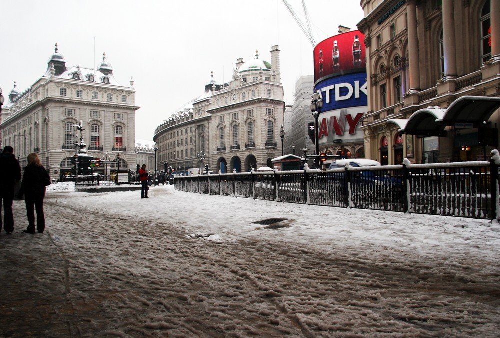 Piccadilly in white