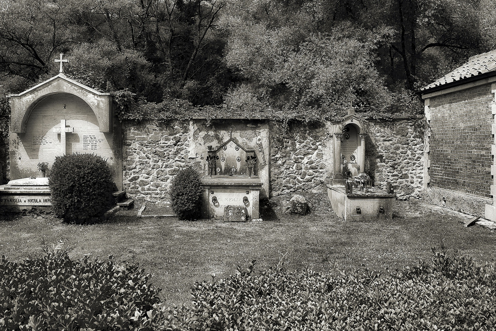 Piccolo cimitero di campagna