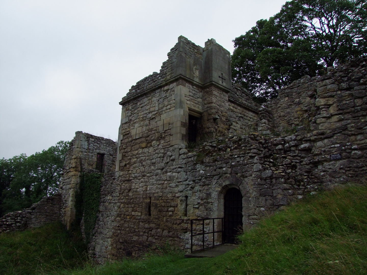 Pickering Castle 1 / Yorkshire, GB