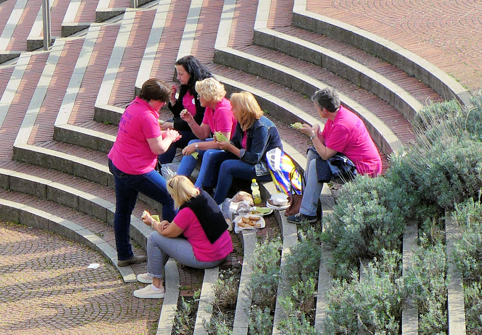 Picknick auf der Treppe