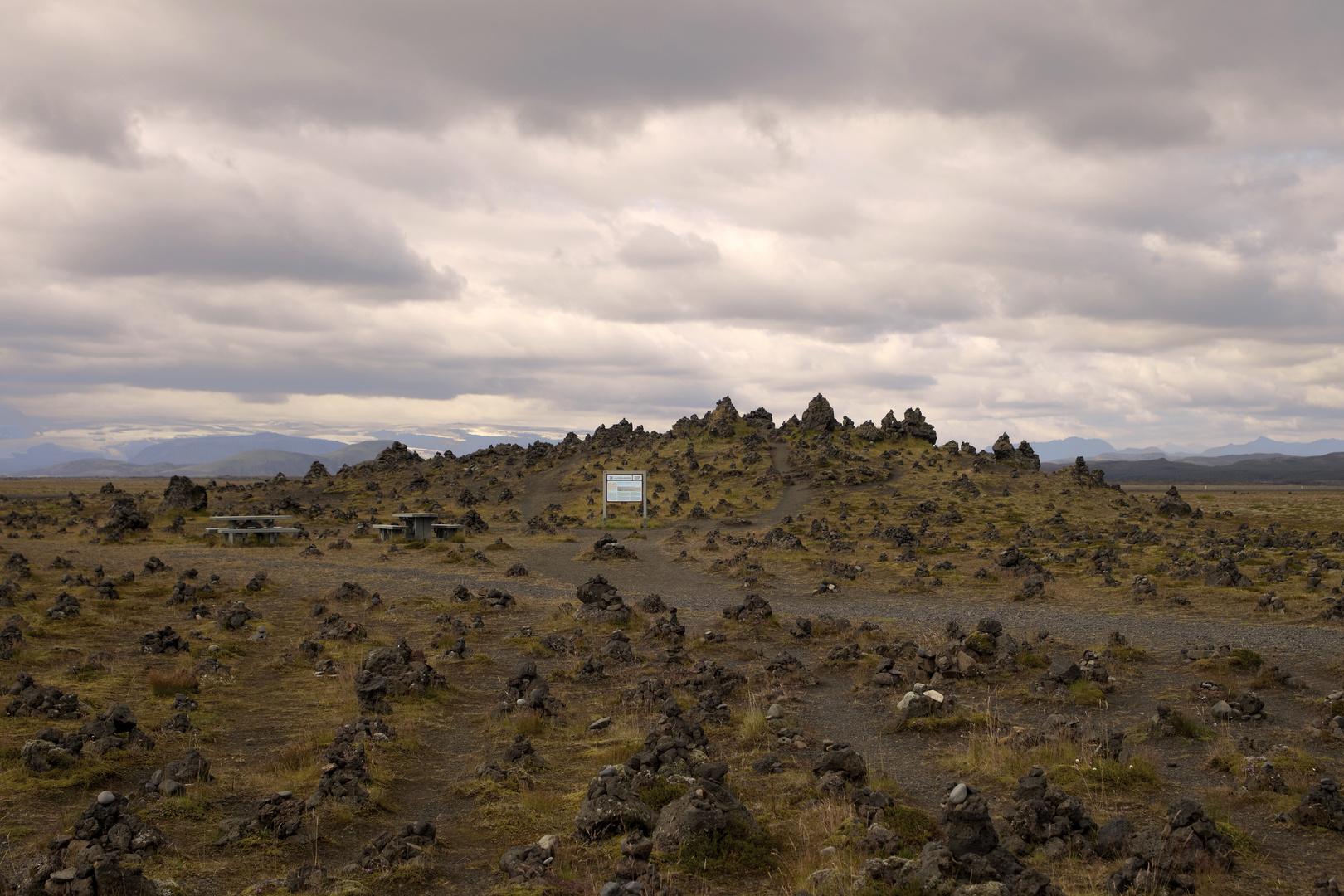 Picknick-Bänke in Mordor