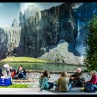 Picknick in den Bergen am See