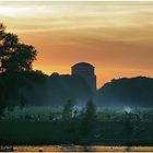 Picknick-Wiese und Planetarium