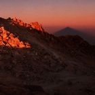 Pico del Teide - Gipfelkreuz und Teideschatten bei Sonnenaufgang