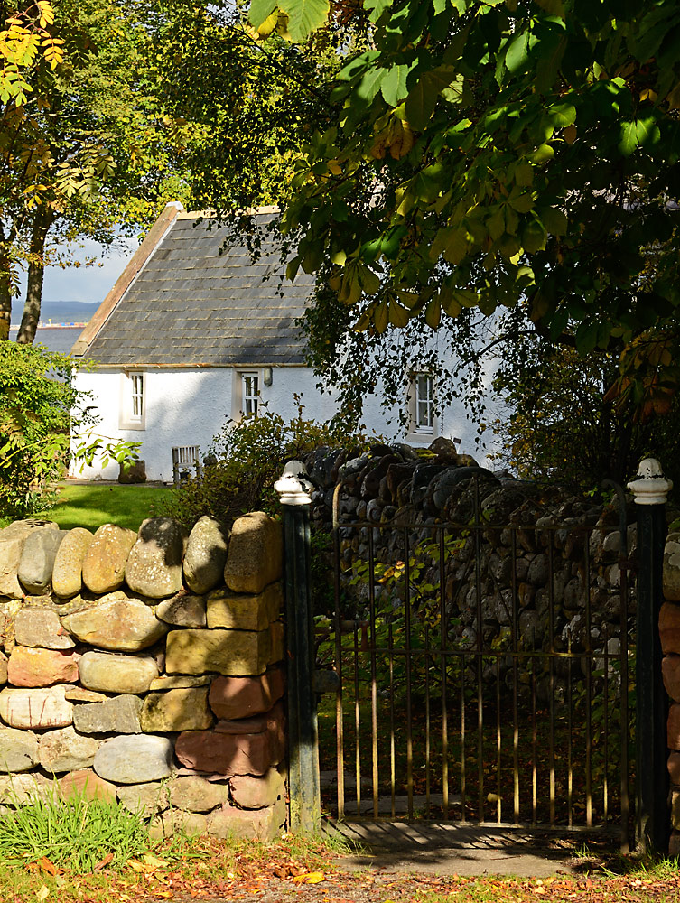 picturesque house in cromarty, an-t eilean dubh