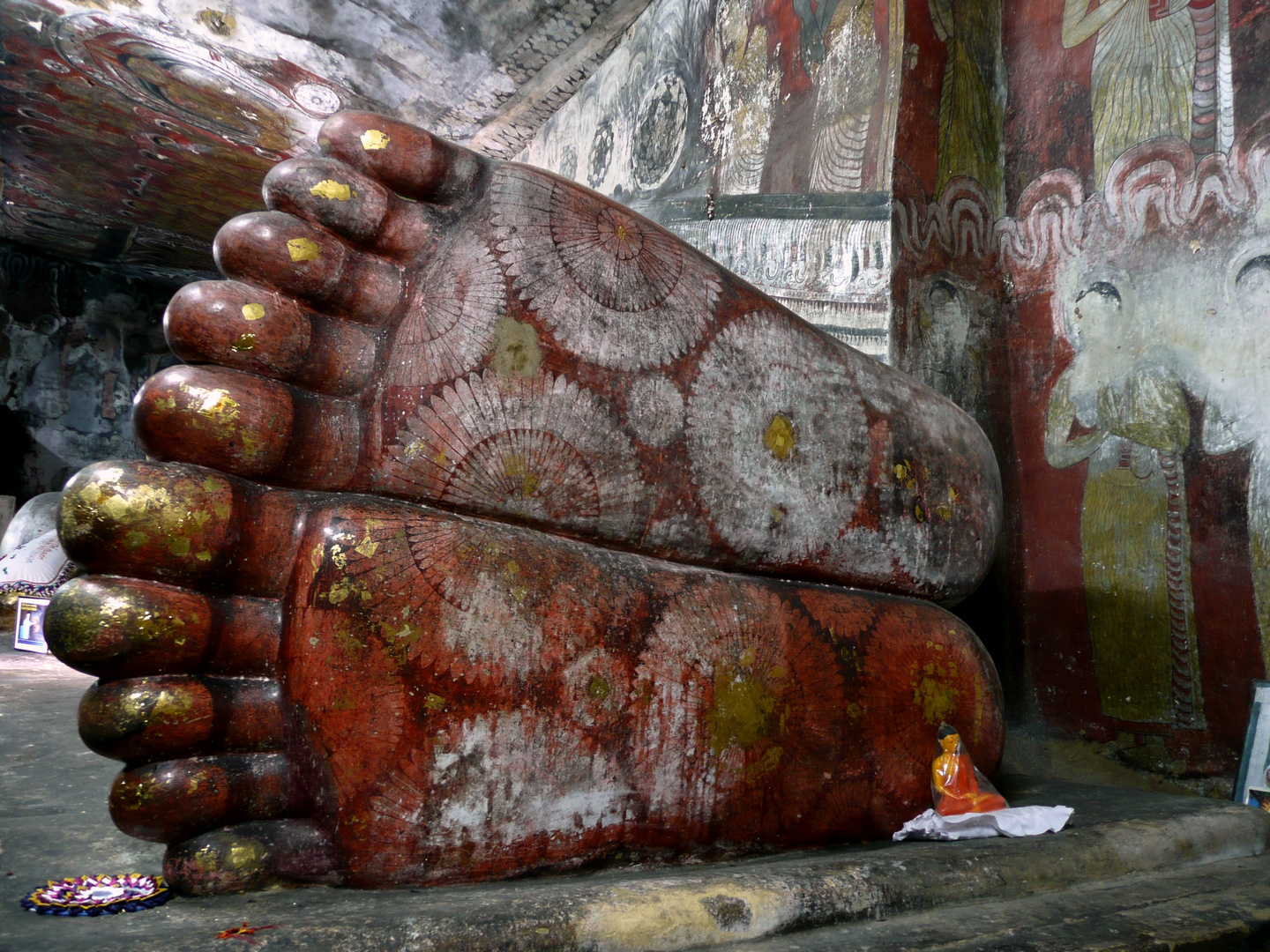 Piedi del budda grotte di Dambulla