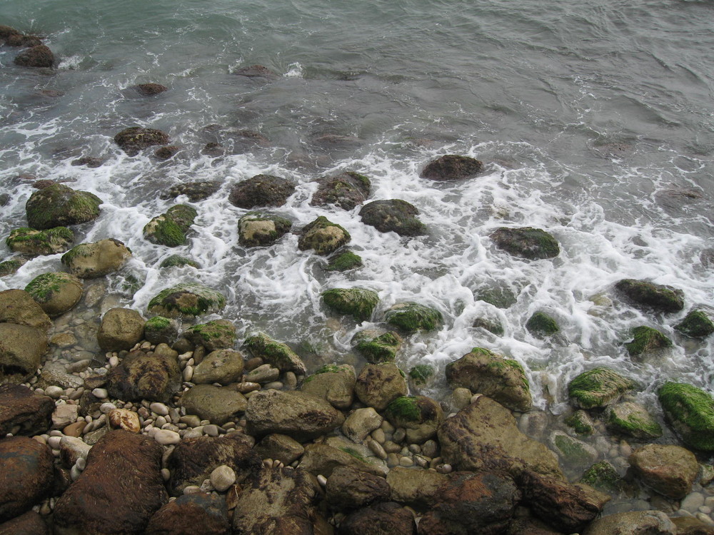 piedras bajo el agua