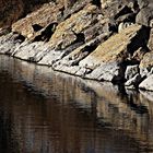 PIEDRAS SOBRE EL AGUA