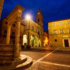 Pienza am Abend - die Piazza Pio II ...