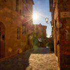 Pienza - den "Corso il Rossellino" entlang der Sonne entgegen