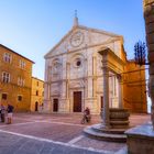 Pienza - ein "Morgen-Schwätzchen" auf der Piazza Pio II