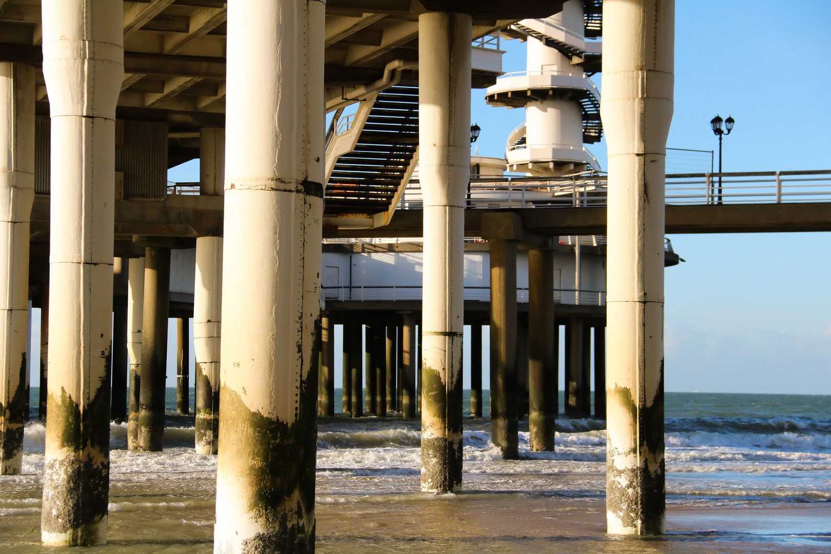 Pier pillars