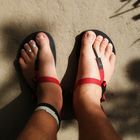 pies sucios sandals