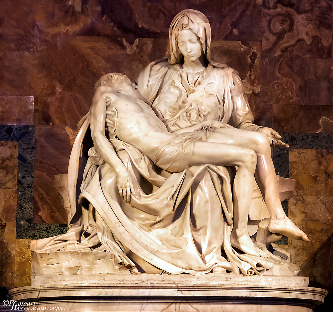 Pietà von Michelangelo