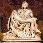 Pietà von Michelangelo